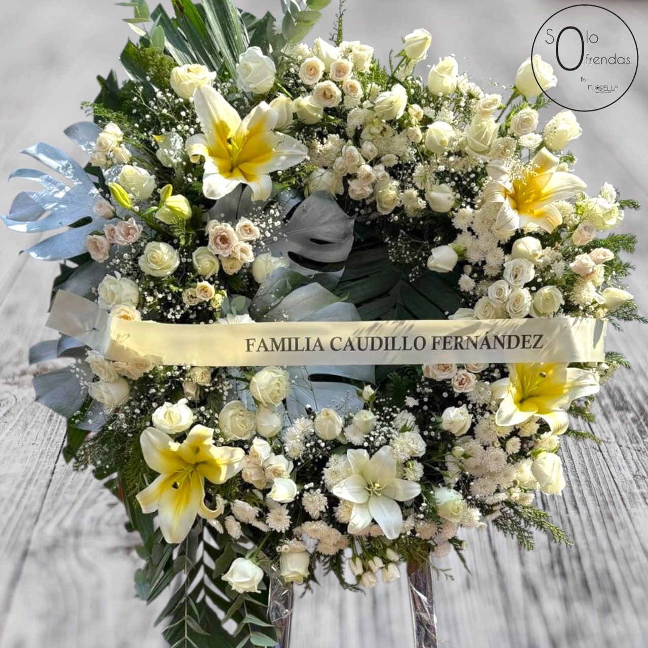 Corona blanca con lirios — Florella