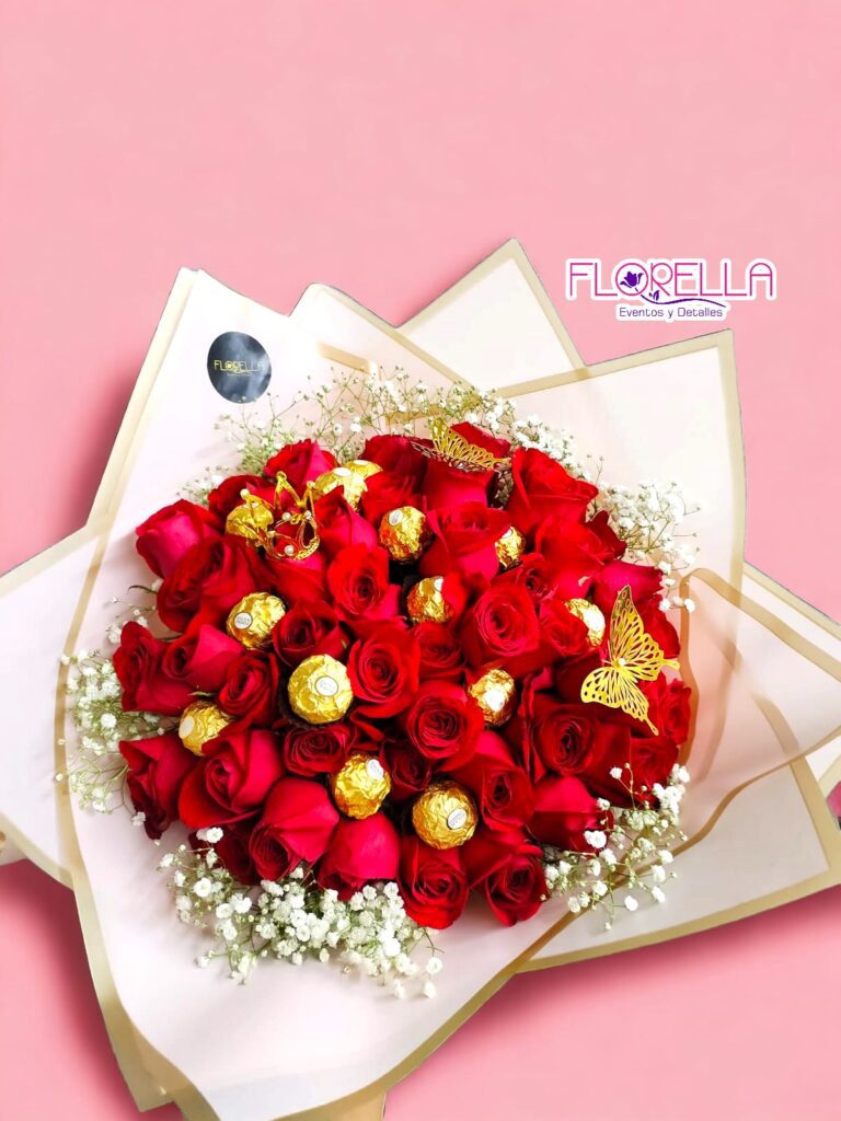 Ramo de rosas rojas con chocolates — Florella
