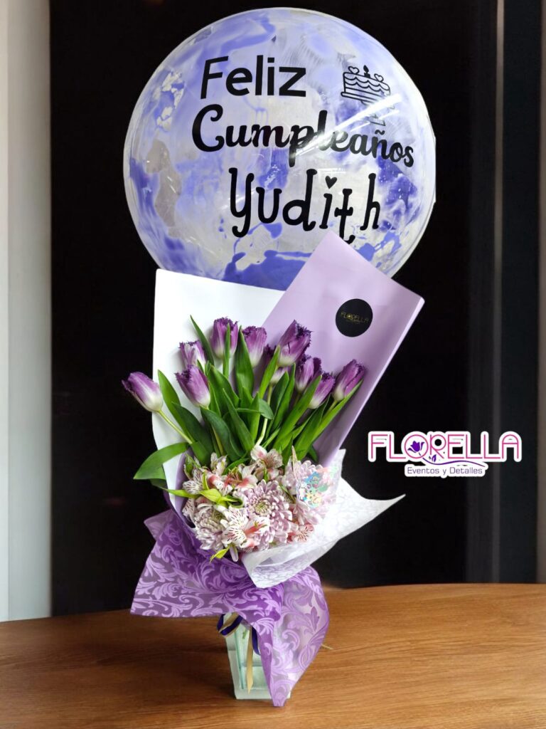 Ramo de tulipanes morados — Florella