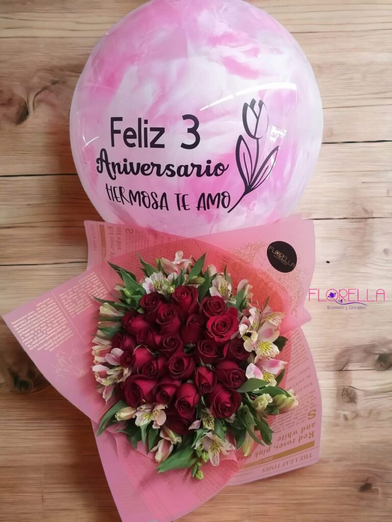 Ramo de rosas rojas con globo — Florella