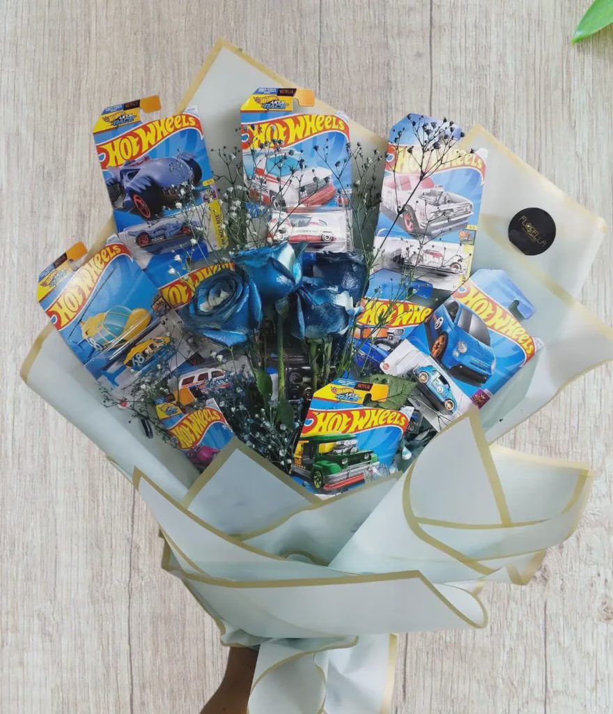 Ramo azul con carros Hot Wheels — Florella
